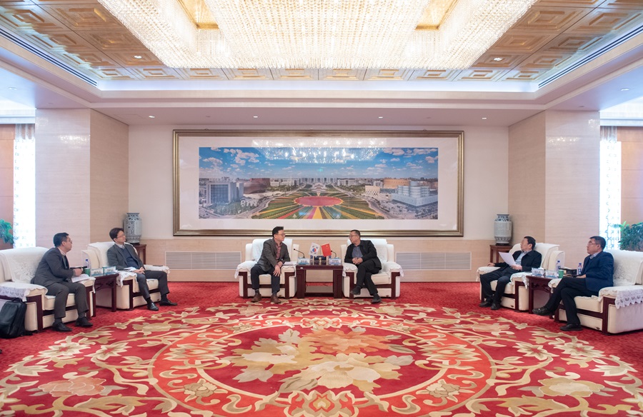 LX中国总裁李真荣到访远兴公司